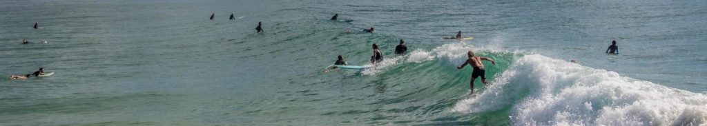 surfing byron bay